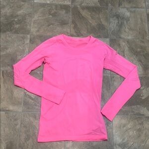 Lululemon Swiftly Tech  Long Sleeve Top